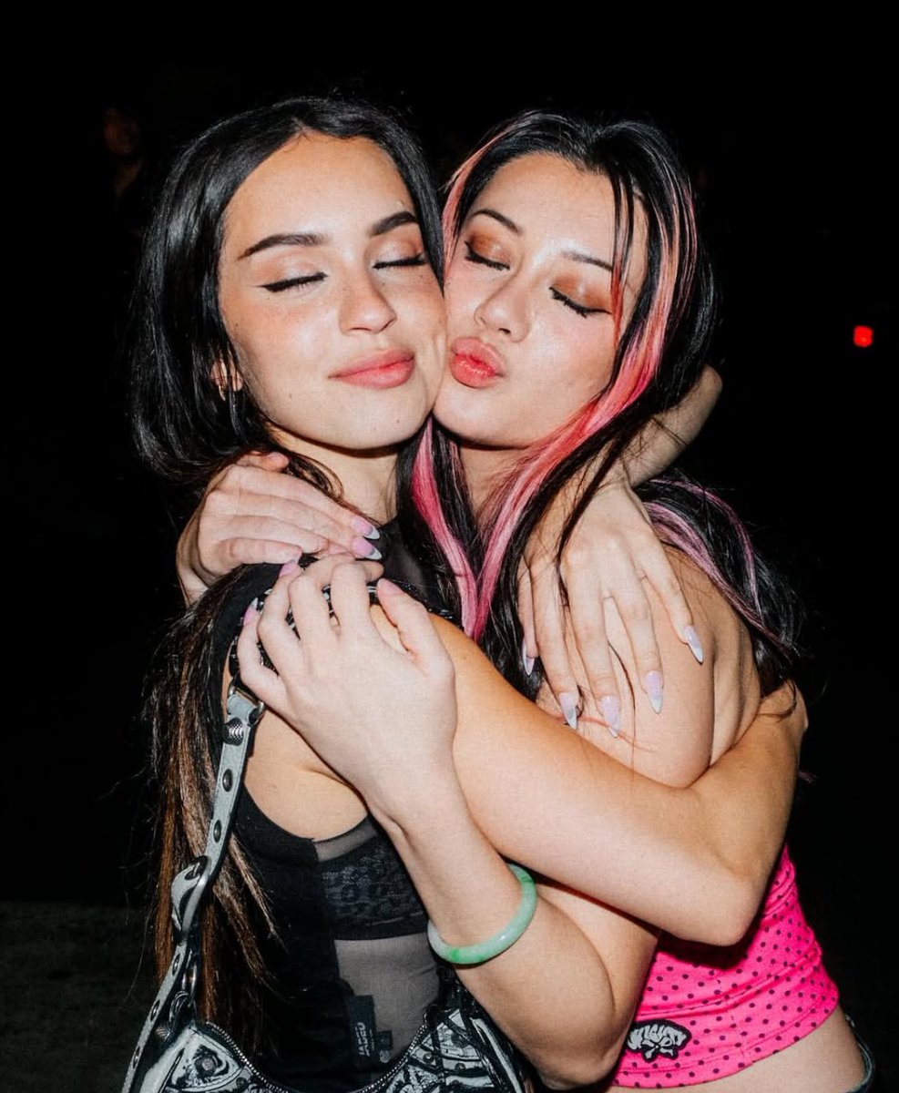 jjjyye 🦆 tweet media