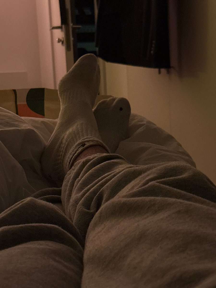 Last night hosting today f*gs, come beg to worship these size 12s irl 😈

#paypig #footdom #cashmaster #findom #finsub #gay #cuck #socks #feet