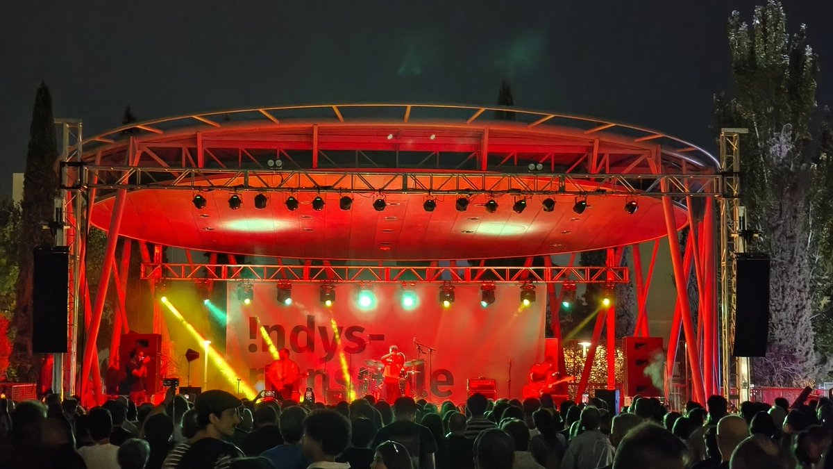 davidbravo_97's tweet photo. 🎸20 años de indie en #Villaverde, celebramos una nueva edición del festival #Indyspensable en el auditorio de El Espinillo: una cita imprescindible del último finde de septiembre, escaparate para nuevos grupos y otra oportunidad más para disfrutar de la música de forma gratuita. https://t.co/AUBwtbehfU