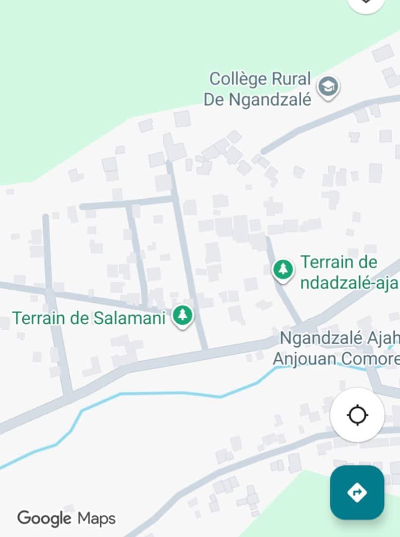 Je suis profondément attristé par le conflit qui a éclaté entre les localités voisines de Ngadzale et Salamani, à Anjouan. Cet affrontement a provoqué d’importants dégâts matériels, deux morts et plusieurs blessés. 

Au nom du Gouvernement, je lance un appel solennel au calme et