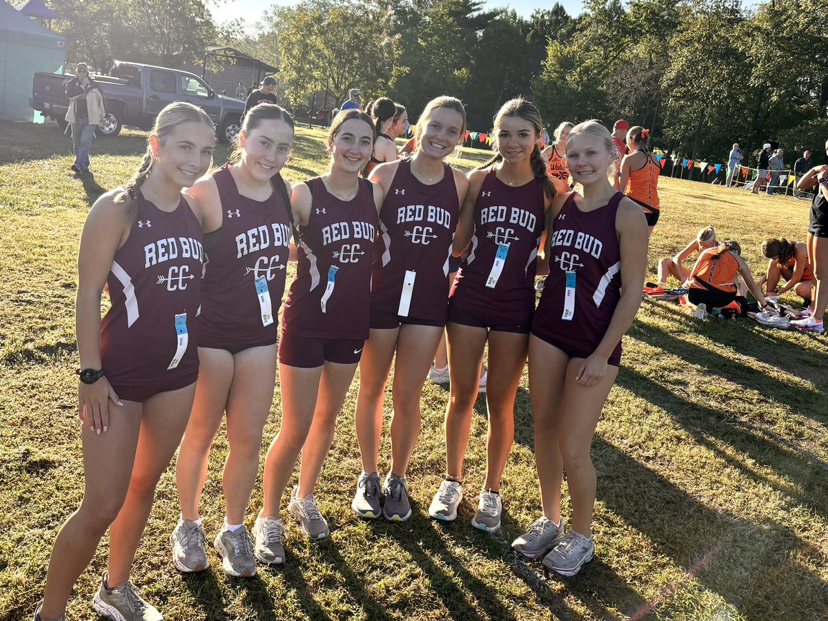 Freeburg Invitational: 
5 medalists, 10 new season best times, 2 new Career best times(Ava &amp; Addy) and a 3rd place plaque for our JV girls! It was a great day 🤩we are so proud of these Musketeers! 
<a href="/TheBUDAthletics/">Red Bud Athletics</a> <a href="/BrianCandler/">Brian Candler 🏃🏃🏻‍♀️</a>