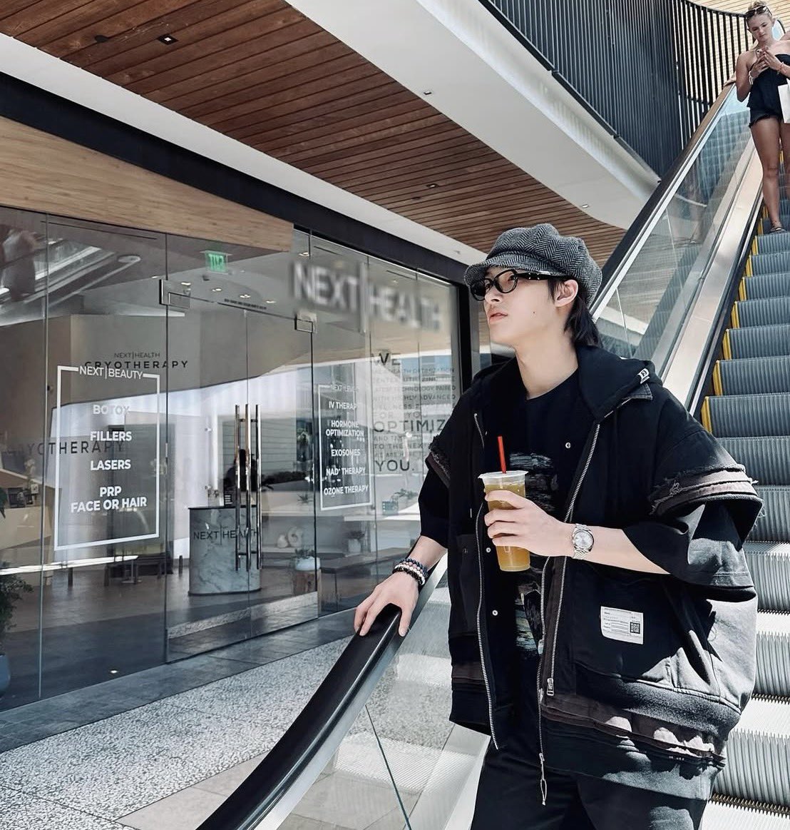 Conquered my fear of the escalators.
How you doin’? 

#npp