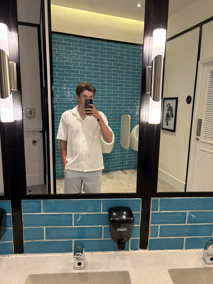 Luke Doorn (@beaniehutcs) on Twitter photo 