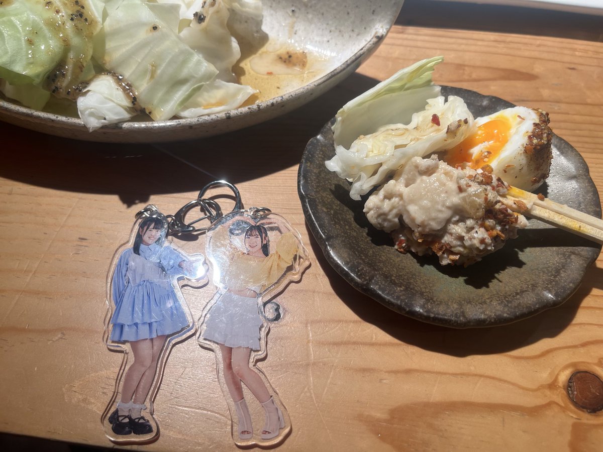 tomo_tomomo1124's tweet photo. 昨日夜、🐦さんと
5時間も反省会してたみたいで
ホテル帰ったら寝落ちしてた〜😅
ツエーゲン勝利もあり、上機嫌だったよ・・🍻
(反省してないやん🤣)
場所はもかちゃんが5月に紹介してくれてた
#MINIE のフードホール
#ほくりくアクキー部
#ほくりくアイドル部
#佐古真莉亜
#渡辺萌叶 https://t.co/GmxUEjWy7H