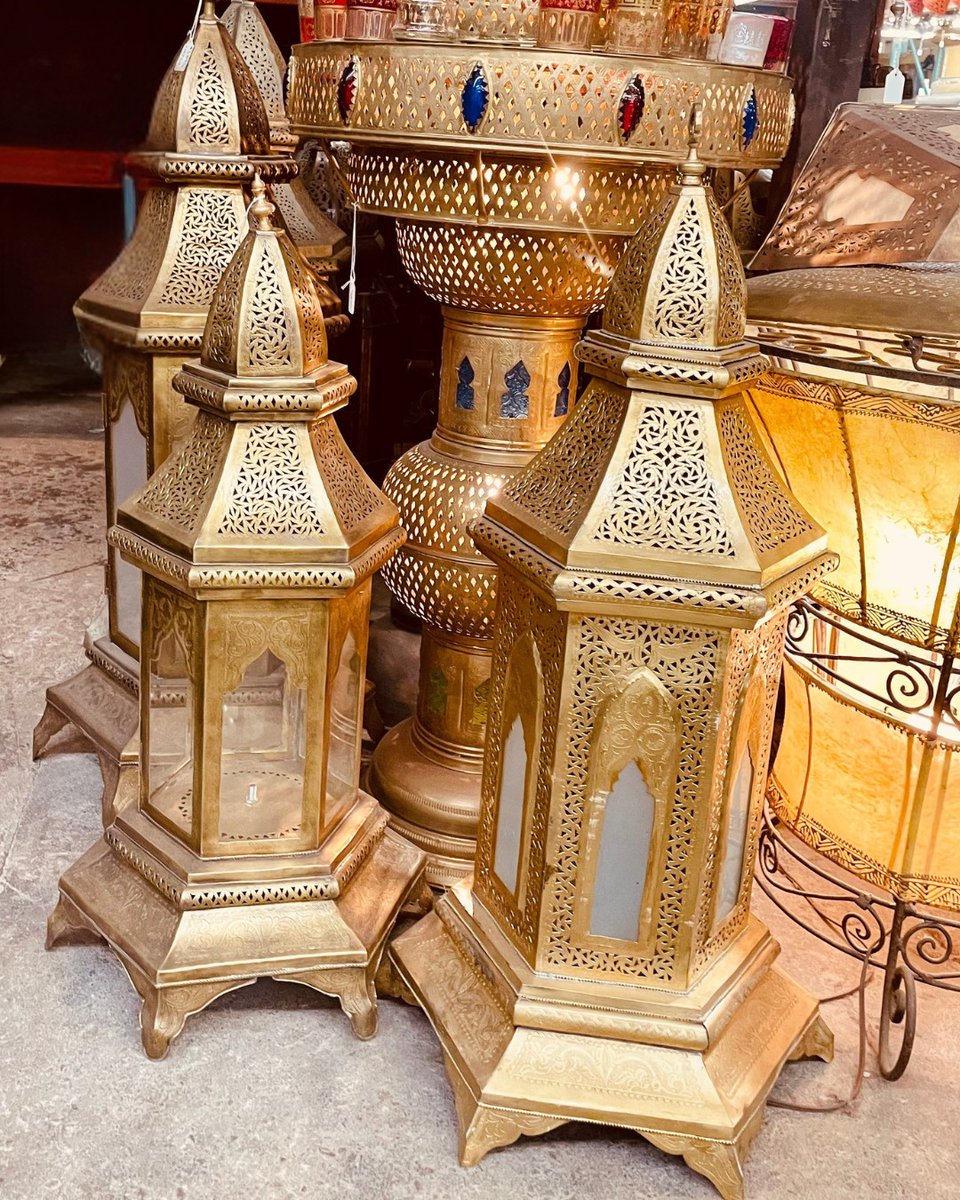 badiadesigninc's tweet image. Bring an authentic Mediterranean touch to your production with our impressive handcrafted lanterns —perfect for movie props, stage sets, ballet or opera productions, and photo shoots. 🎥

#SetDesign #SetDecorators #BadiaDesign