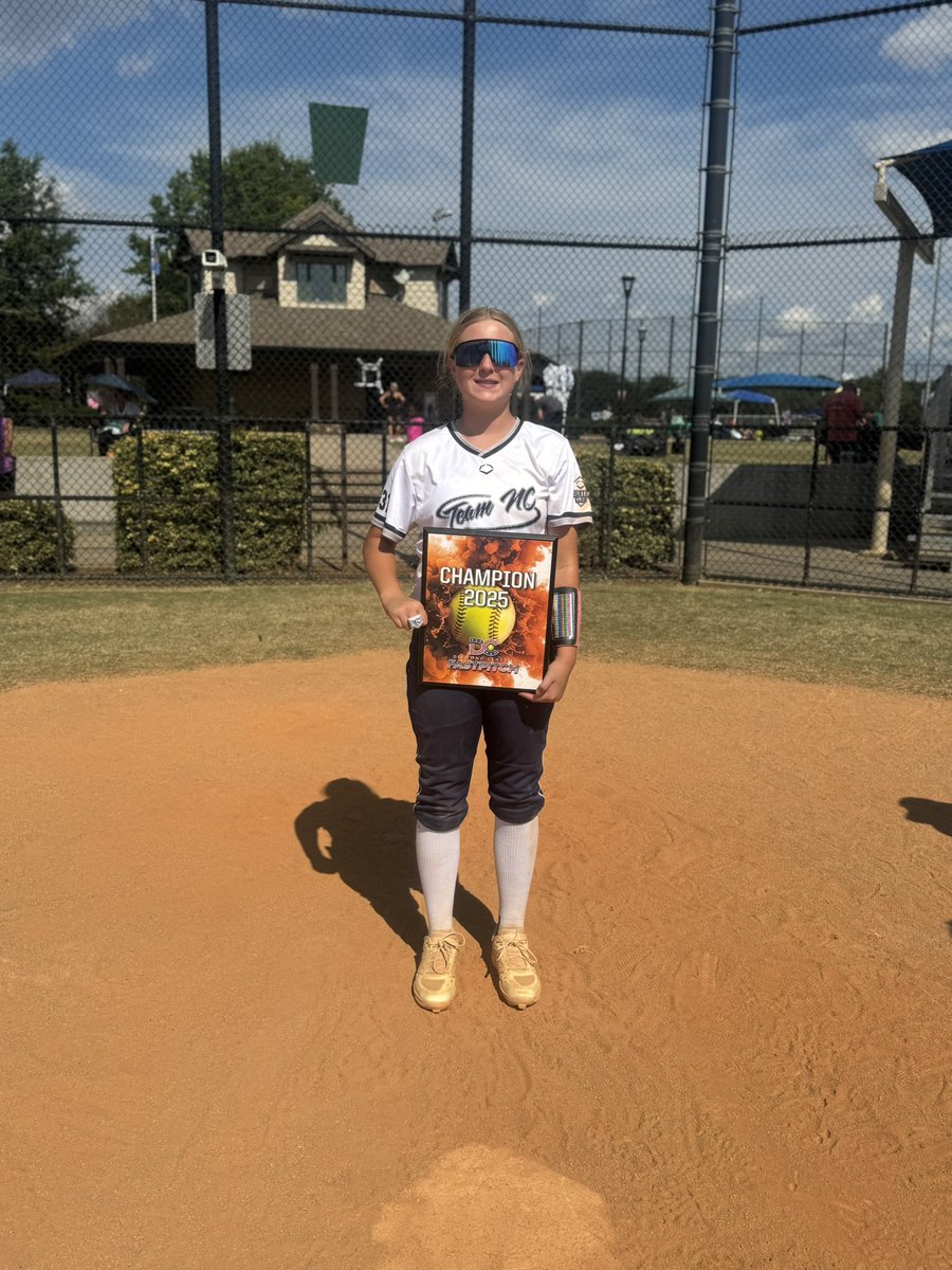 Layla_23_wilson's tweet photo. DC Fastpitch Spartanburg SC CHAMPS! Fun weekend growing with my girls. 
@TeamNC919 
@TeamNCSoftball 
@DiamondClassic8 https://t.co/0WXQG13fcp