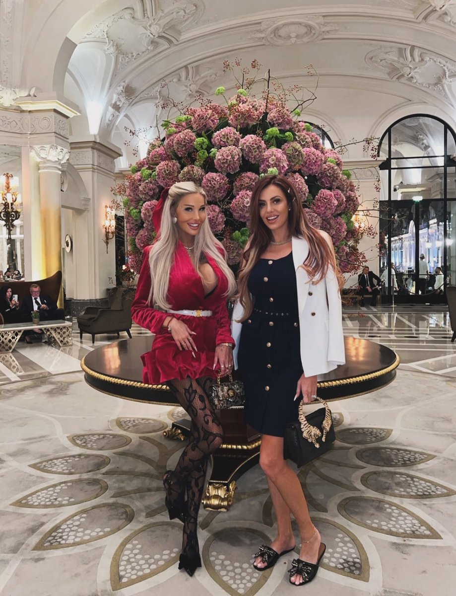 Plasticshelly's tweet image. Monaco 🇲🇨 nights 🎰#wlw #monaco
