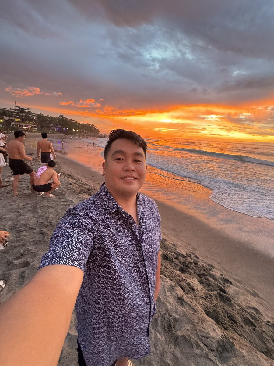 imclintonB's tweet photo. Sino nagsabing signal number 1 sa elyu? Lupit ng sunset! https://t.co/4tTVJIWveF