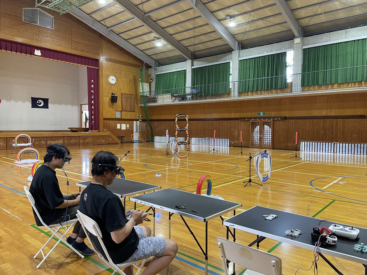 U99DRONEMEETING's tweet photo. １０月のお知らせです！

日時：１０時４日（土）
時間：９時〜１７；００
費用：３０００円
会場；野外活動等研修センター
住所：熊本県菊池郡大津町真木136
体験：３０００円（機体レンタル込み）
見学：無料

年内にこちらの会場でU99レース企画中です！！

↓
つづく https://t.co/rqDnu14Z6x