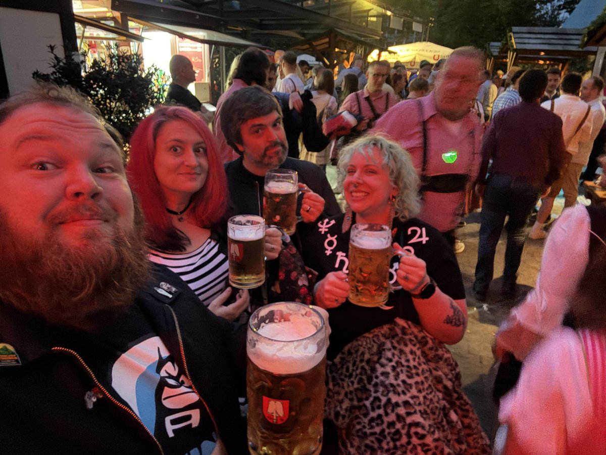 Mrs Whathefucksit tweet media