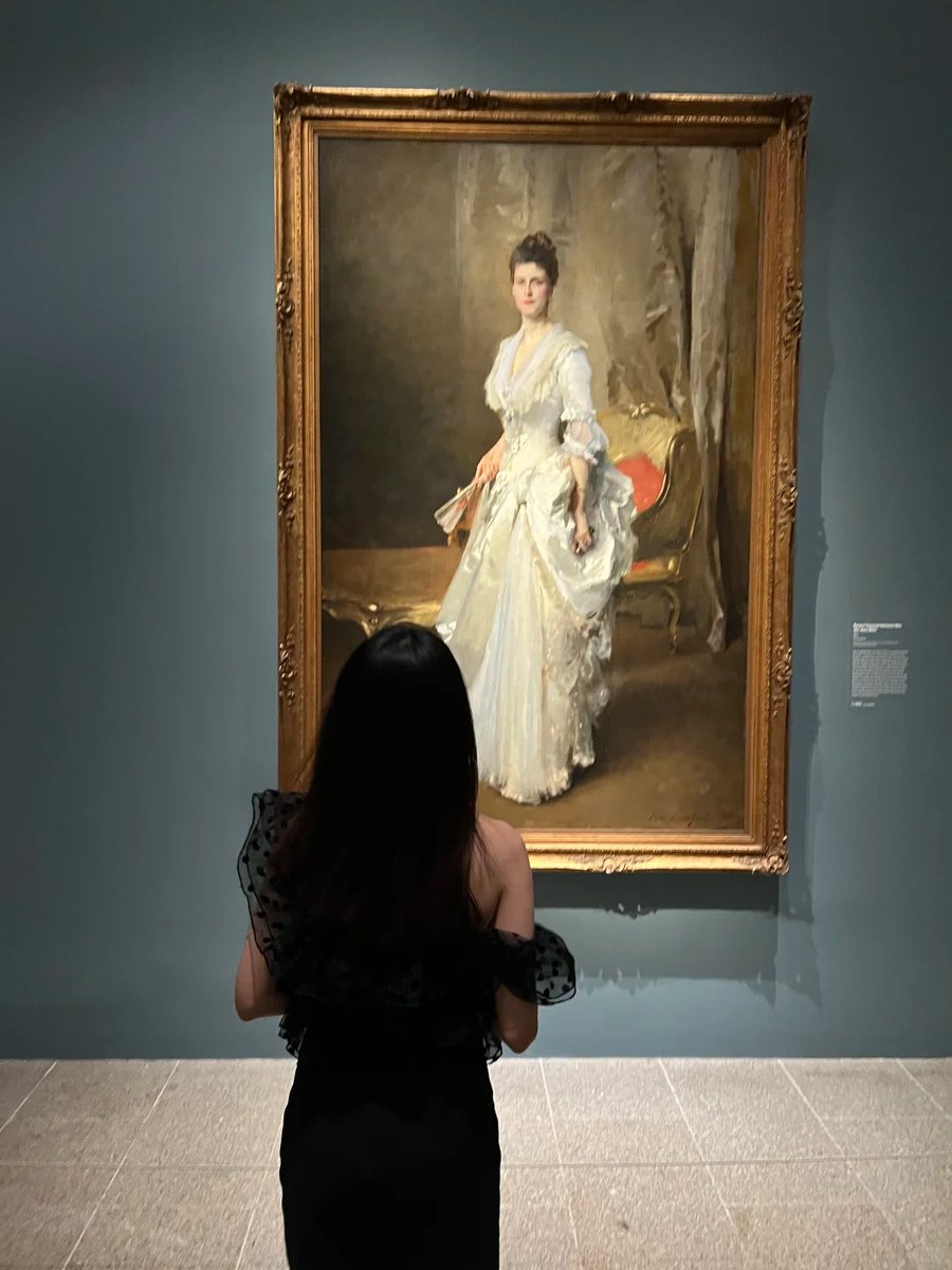 halisumar's tweet image. Every painting I stood before made me pause and think how lucky we are to be connected to artists who lived centuries before us😊😇