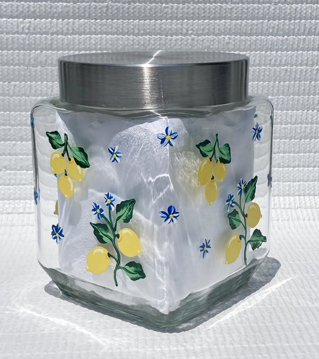 LPaintitpretty's tweet image. Great gift for a lemon lover etsy.com/listing/431363… #lemons #canister #cookiejar #SMILEtt23 #etsy #shopetsy #art #craft #craftbizparty #ShamelessSelfpromoSaturday