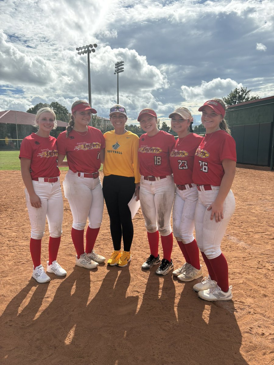 infernosweatt's tweet photo. Our girls had the best time @SaintLeoSB ! They absolutely loved the atmosphere these players and coaches created during their camp! 💚 🦁 

Thank you to the staff @EKinberger , @Zcarv_1 , and @lexcarver3 for having our girls today! 

@G_masterson2028 @c_ballinger2027 @BrystolGoss23 @BryleiPage07 @HaylieJones2027