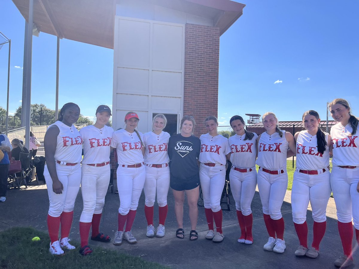 sydscott17's tweet photo. Thank you to @jtjones00 for putting on a friendly at @ATUSoftball ! It was a a great day of softball. I pitched 1 game, 5 SO’s, 1 BB, .000 ERA, and 2 hits. I had 7 AB’s, .571 AVG, 4 hits, 1 HR, and 2 RBI’s. @ARFleXsoftball https://t.co/0vDLW7j1Jn