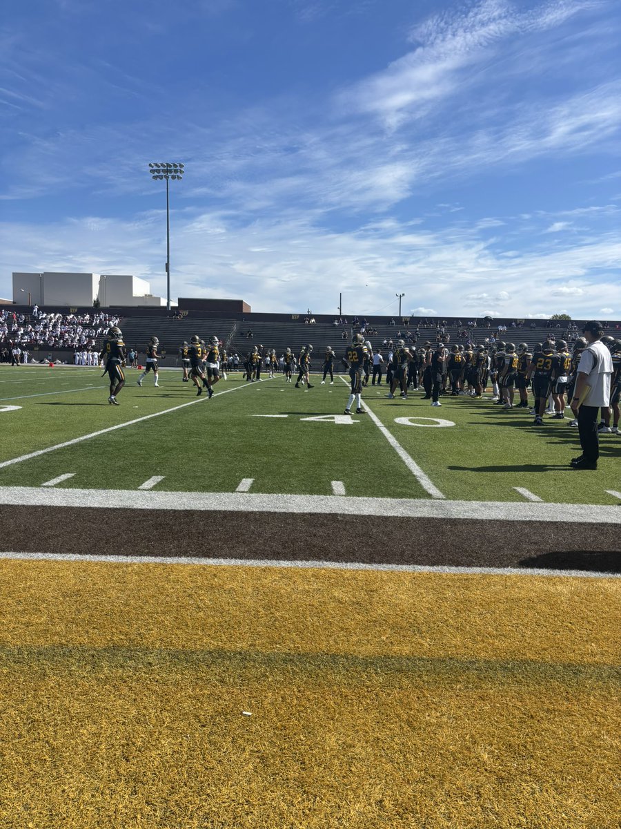 BrysonJones_4's tweet photo. Thank you @AndrewCregan16 for having me out for a Gameday Visit! I had a great time and loved the atmosphere! I can’t wait to be back on campus!! https://t.co/Kic4DoF7Ne