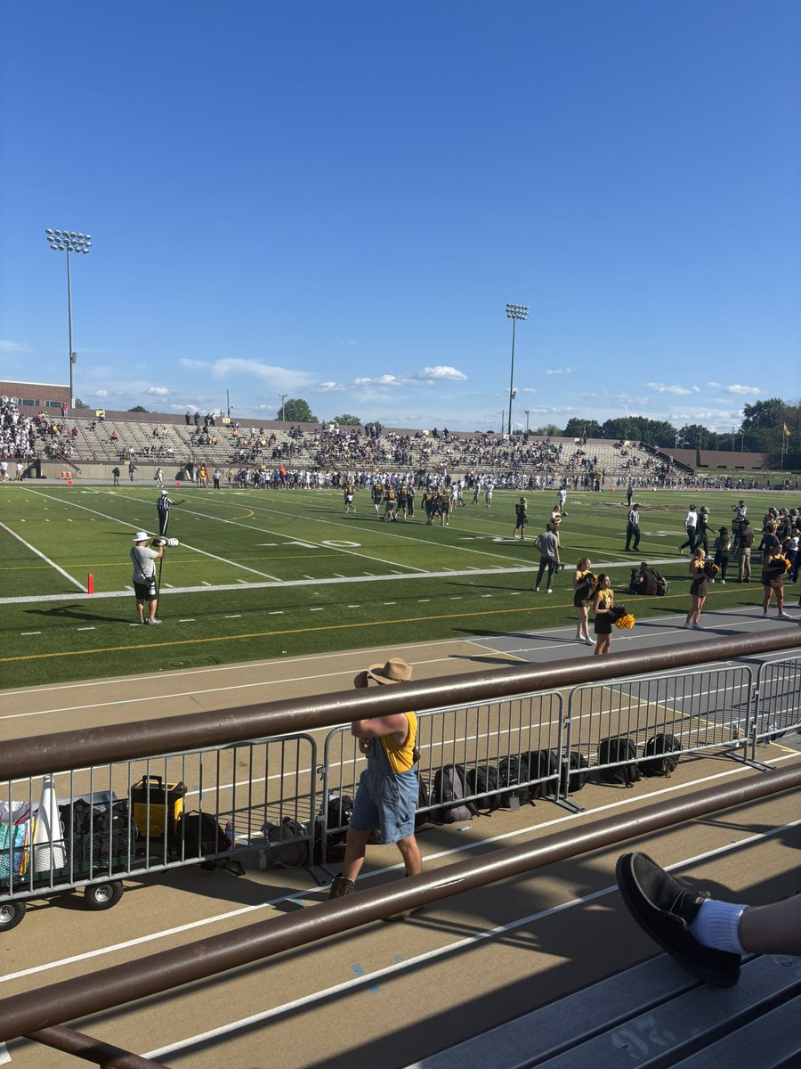BrysonJones_4's tweet photo. Thank you @AndrewCregan16 for having me out for a Gameday Visit! I had a great time and loved the atmosphere! I can’t wait to be back on campus!! https://t.co/Kic4DoF7Ne