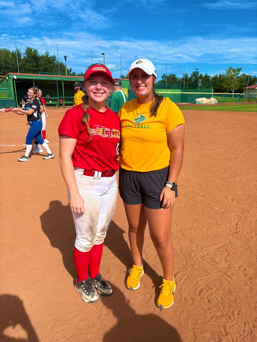c_ballinger2027's tweet photo. Had a great time at @SaintLeoSB! The rain did not stop us from getting on the field and grinding! Thank you to St. Leo University Softball for hosting an amazing camp!! @EKinberger @Zcarv_1 @infernosweatt https://t.co/5Uzm8ietC3
