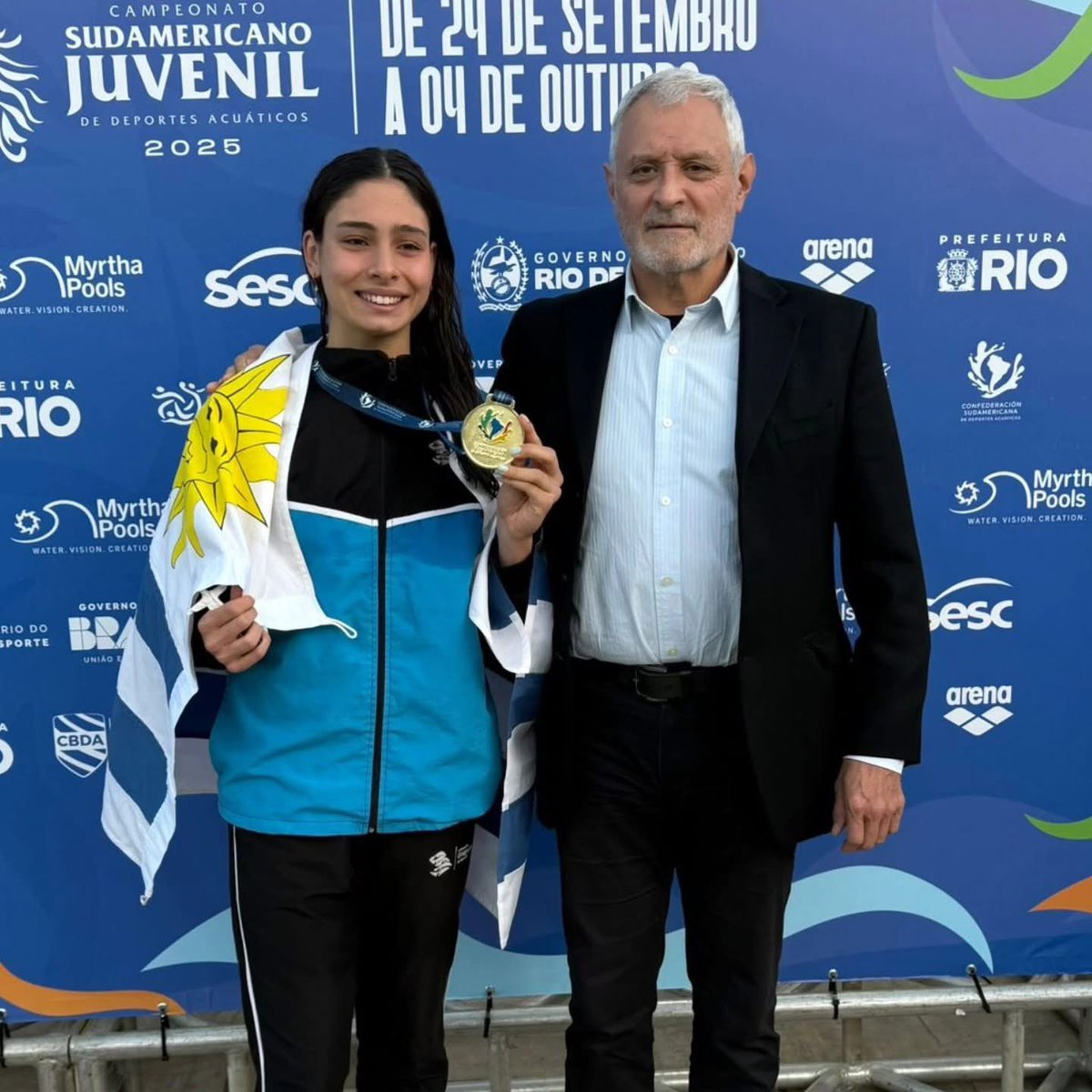 #Natación | Angelina Solari logró una nueva medalla de oro en el Sudamericano de Rio de Janeiro 🥇🤩.

La joven nadadora de 17 años brilló otra vez en Brasil y conquistó una nueva presea dorada en el Sudamericano Juvenil. 

…