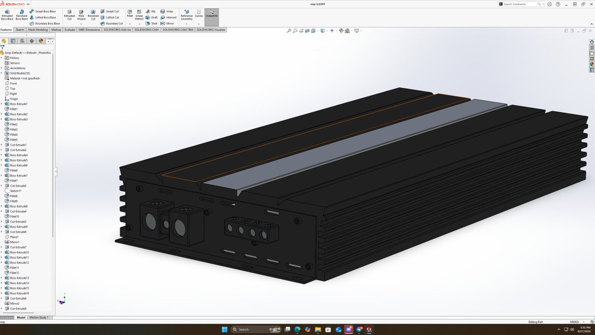 FB showed me a SolidWorks project from 2011, oh how times change.  14 years later, the software is a little different. No more MSN Messenger icon in the task-bar though xD