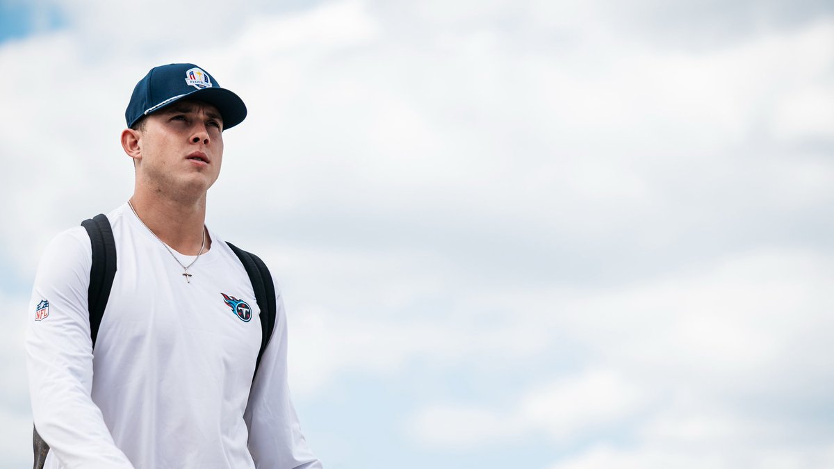 Titans's tweet photo. travel fits 👔 https://t.co/7feODVRyVu