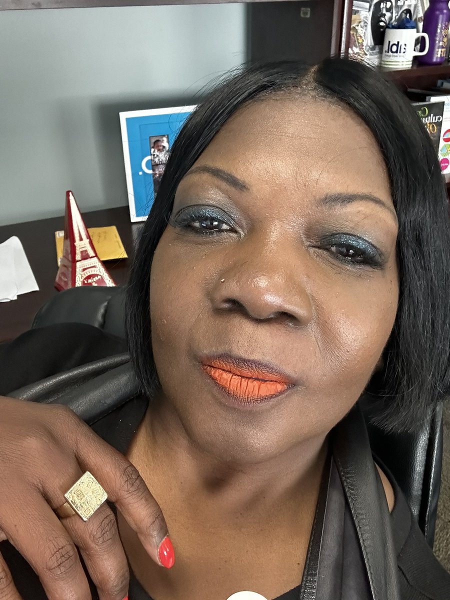 Laura Loomer is 32 &amp; I’m 62 with multiple degrees! #BlackDontCrack #92% Club💙