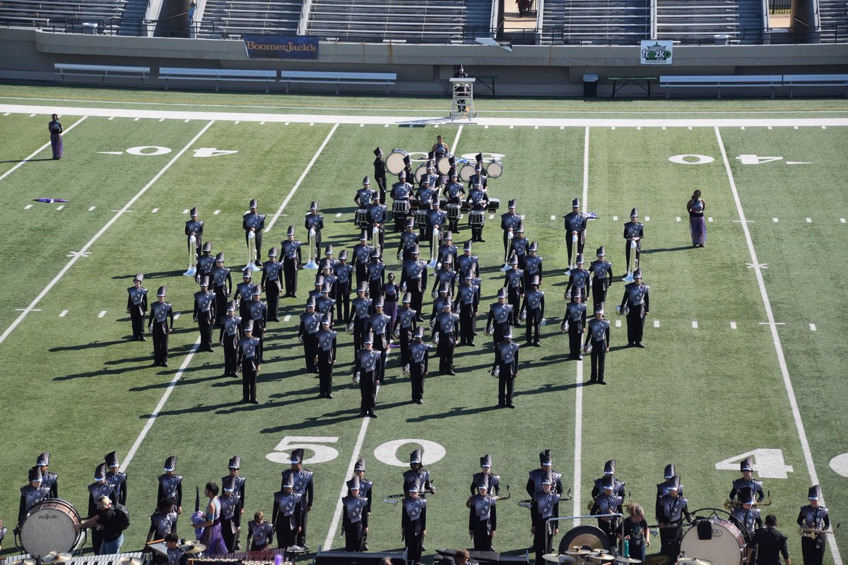 HEB Marching 🎶 tweet media