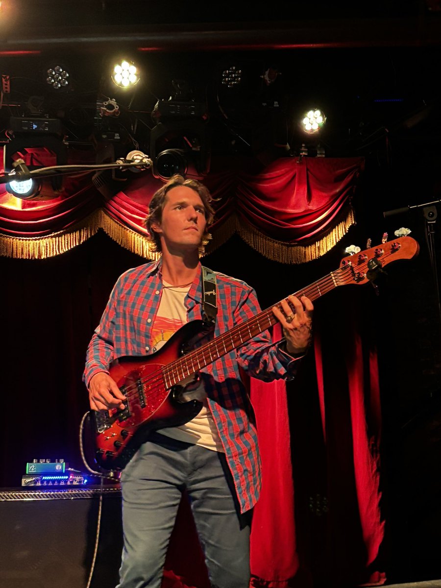 PauliePiso's tweet photo. @neighbortunes @brooklynbowl  9/25/25 https://t.co/jjiqQhZW0a