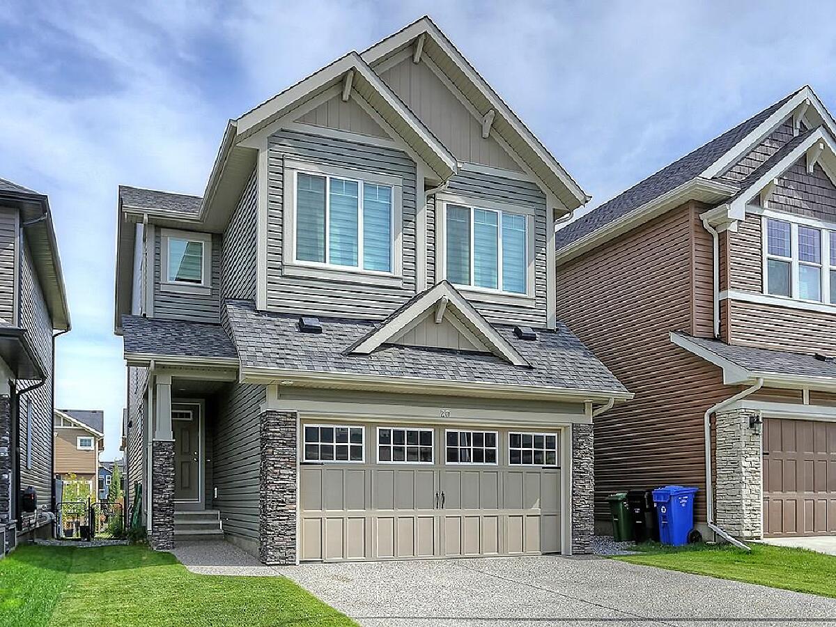 mark_richardson's tweet photo. There were 40,257 home sales across the country last month, up from 39,522 in August 2024. https://t.co/MgTSW1w2aG https://t.co/qnna3GjN2m