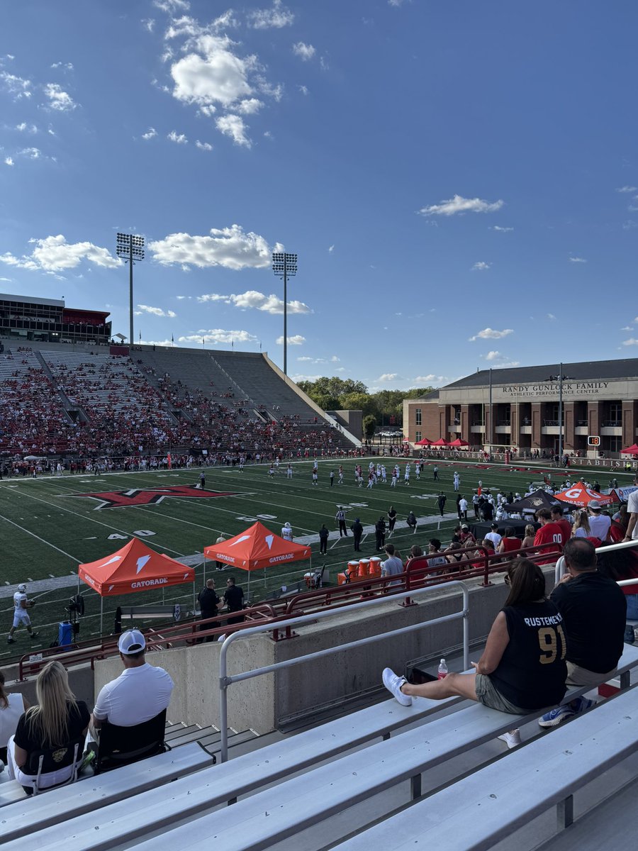 KevinKepner's tweet photo. Go RedHawks! https://t.co/eFjq8pA8Ts