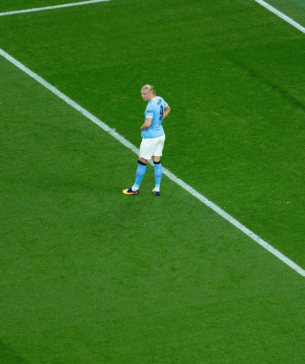 BestKizkid's tweet photo. RT @SxrgioSZN: Erling Haaland in 2025

35 games 
42G/A https://t.co/Yq8HLgNQKW