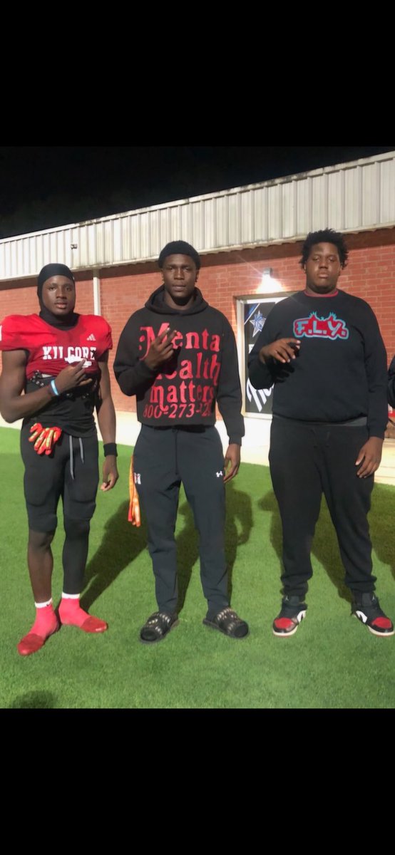 Eric K Perkins (@lilbigperk) on Twitter photo It was myself and <a href="/Russell_Shyne9/">Russell Shyne-Crawford⭐️</a>  bye week so we pulled up on <a href="/Lakeyleon2026/">Lakeyleon graves</a> at his game to show some support ! <a href="/CoachMart1nez/">Coach Randy Martinez</a> was there on the sidelines as well! <a href="/GJKinne/">GJ Kinne</a> <a href="/CoachShoeOL/">Jordan Shoemaker</a> <a href="/CoachWillBryant/">Will Bryant</a> <a href="/andrewcobus/">Coach Cobus</a> <a href="/TrustMyEyesO/">⭕️FFERTUNITY</a> <a href="/TXSTATEFOOTBALL/">Texas State Football</a> #BEASTX #EatEmUp #TheWall It was myself and <a href="/Russell_Shyne9/">Russell Shyne-Crawford⭐️</a>  bye week so we pulled up on <a href="/Lakeyleon2026/">Lakeyleon graves</a> at his game to show some support ! <a href="/CoachMart1nez/">Coach Randy Martinez</a> was there on the sidelines as well! <a href="/GJKinne/">GJ Kinne</a> <a href="/CoachShoeOL/">Jordan Shoemaker</a> <a href="/CoachWillBryant/">Will Bryant</a> <a href="/andrewcobus/">Coach Cobus</a> <a href="/TrustMyEyesO/">⭕️FFERTUNITY</a> <a href="/TXSTATEFOOTBALL/">Texas State Football</a> #BEASTX #EatEmUp #TheWall
