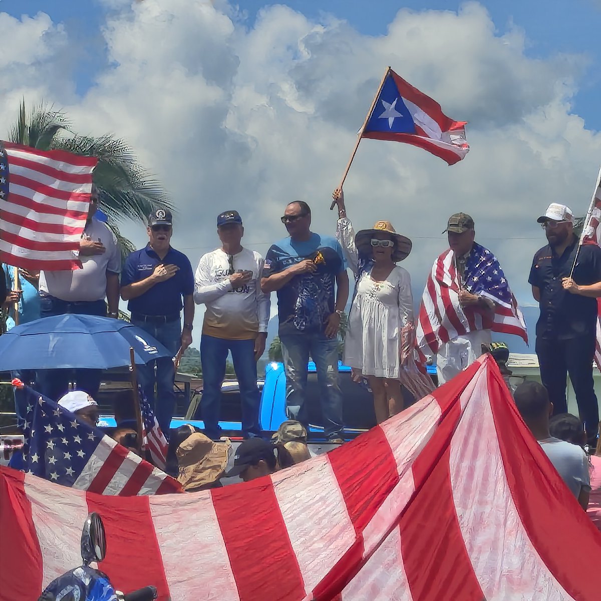 dharma90028850's tweet image. Misión cumplida 🙌🏼 Se sintió la alegría de cada Estadista que dijo presente. Con banderas ondeando bajo el sol intenso, demostramos que cuando se quiere, se puede. 💙🇺🇸 Vamos pa’lante.
@AlanMcAbee7 
@angelortizPR51 
@EdwinMundo2 
@CidEloisa 
@barricada_azul1