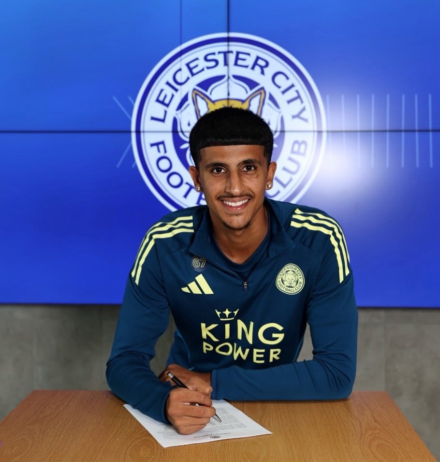 SolihullAcadFC's tweet image. Congratulations to our former @jnrpremleague player REISS KHELA on signing his first PROFESSIONAL contract with @LCFC 

Well done to Reiss and all his supportive family 👏⚽️👏

#solihullacademyfc
#professionalpathway
#allaboutdevelopment