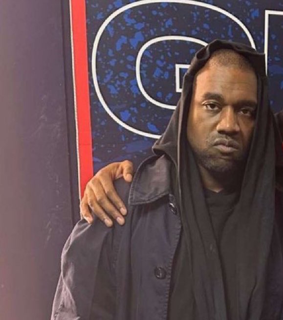 _osauna's tweet image. My face the rest of the year when MLB over cause no other sport pay like this 🤦🏾‍♂️