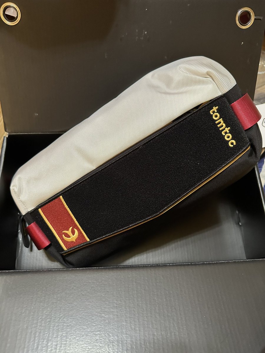 CAPCOM_MH's tweet image. オブジェが可愛い！tomtocのブース(9ホールC20)に行ってきた！
Switch2ケースがとんでもなく可愛いので、ぜひ原物見てほしい。
モンハンRISEコラボもしているブランドさん。
アイルーバッグ見せたら制作に関わった方がいらっしゃってサイン頂いちゃった☺️☺️
#TGS2025 #tomtoc #東京ゲームショウ2025