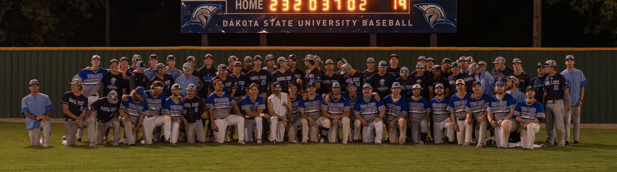 DSU_Baseball_'s tweet image. Another GREAT day to be a Trojan⚔️❕

✅The DSU Baseball Alumni Game was a huge success. Thank you to the Alumni that came back home to play

✅Team participated in the Homecoming Parade

✅Congrats to @DSUFootball on the big Homecoming win over (RV) Southern Oregon

#GoTrojans⚔️