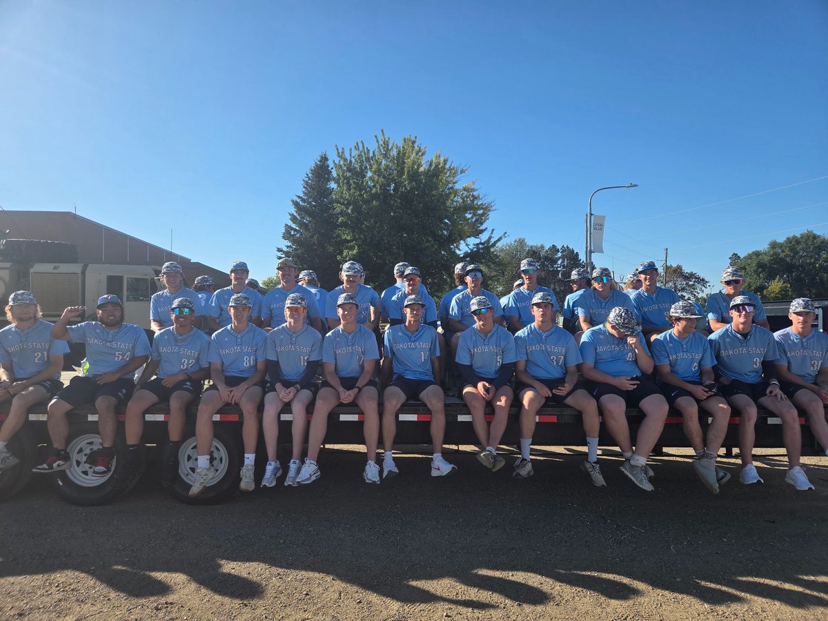 DSU_Baseball_'s tweet image. Another GREAT day to be a Trojan⚔️❕

✅The DSU Baseball Alumni Game was a huge success. Thank you to the Alumni that came back home to play

✅Team participated in the Homecoming Parade

✅Congrats to @DSUFootball on the big Homecoming win over (RV) Southern Oregon

#GoTrojans⚔️