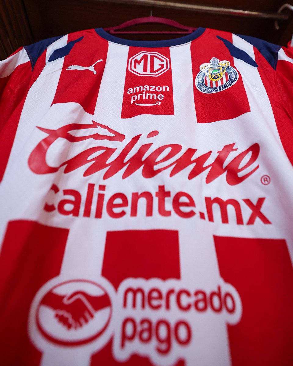 Chivas's tweet photo. 🔴⚪️ ¡YA TE EXTRAÑABA! ⚪️🔴

#MuchoChivas 🐐 https://t.co/xDQe93TdD8