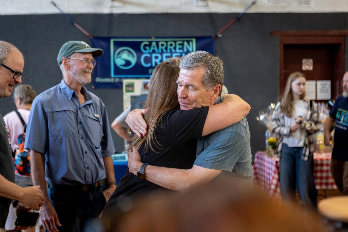 Roy Cooper tweet media