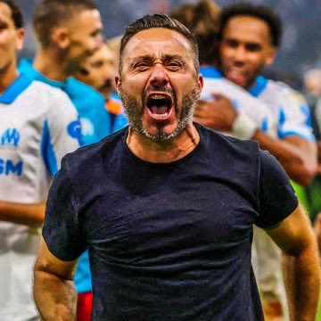 دي زيربي ..

مدرب سيجعلك تحب كرة القدم و تحب فريقك أكثر ..

( تغريدة مكررة )
:

#جوكر_شيل_ودي