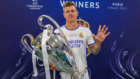 Toni Kroos — a master of control. A dive into Real Madrids current midfield and why the German is solely missed.

(🧵)