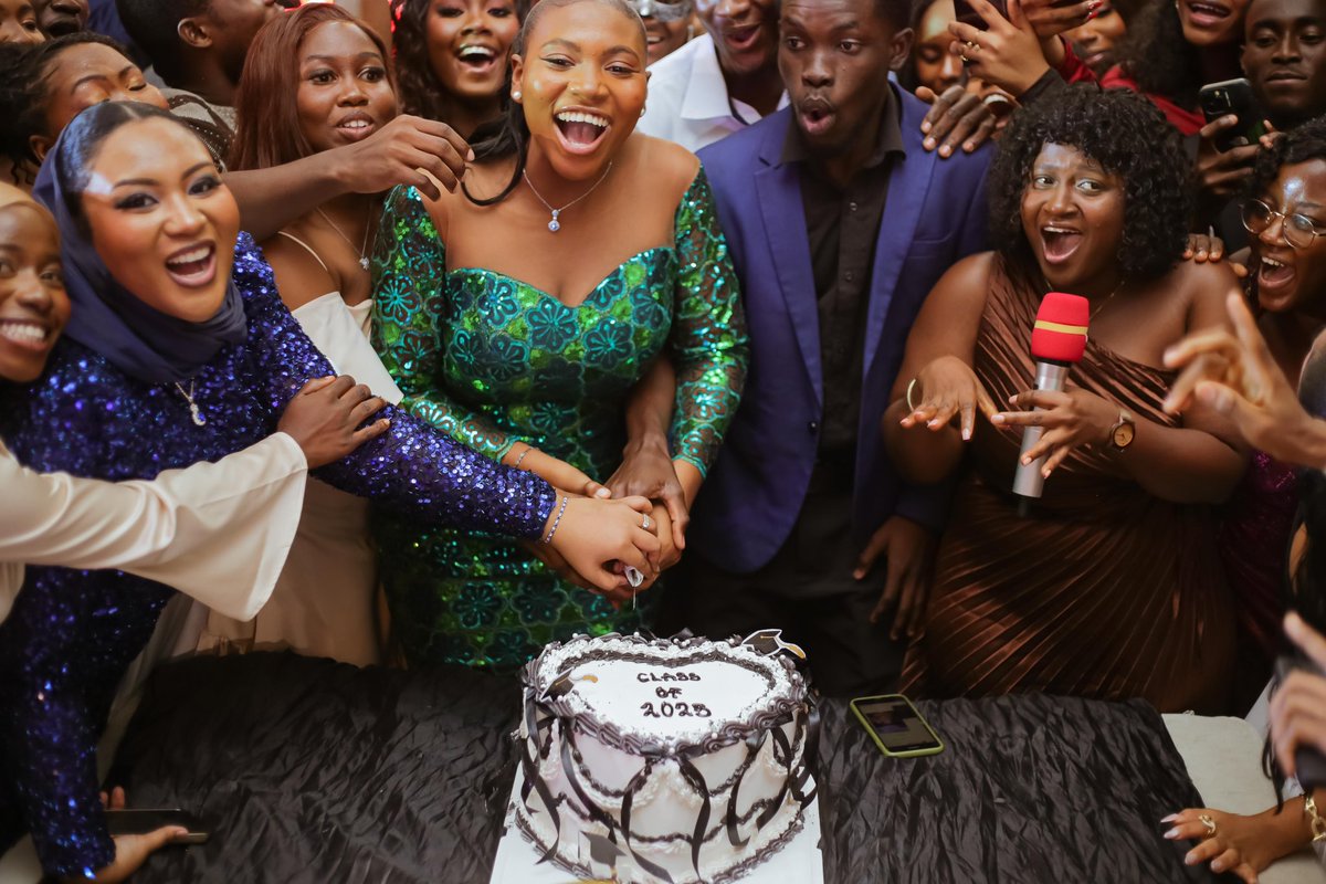 GHABSA_UG's tweet photo. The king and queen of Kamen no Yoru were crowned. The best dressed male and female were awarded. We sang the gospel and later had an amazing time dancing and congratulating the BCMB 2025🤩🔥

Photographer: @campuslightpics 

#kamennoyoru #nightofmasks #ghabsaug https://t.co/B4u5ffd8lj
