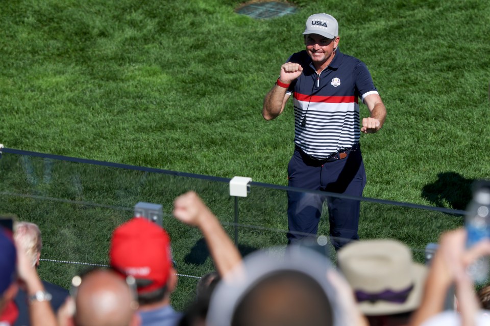 EddieinSanDiego's tweet photo. The exact moment US Ryder Cup team lost the #RyderCup2025 #RyderCup ...Kissing the ring of the POS #PedoRapistTrump will burn you and your team ...#Fuking loser Keegan @PGATOUR @RyderCupUSA @PGA https://t.co/KJyzJGB9NO