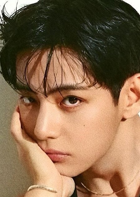 vborahae_11's tweet image. Let’s normalized respect one another &amp;amp; knows our boundaries.
KIM TAEHYUNG  #V is very nice to us, he does everything to make us happy,sharing his daily bases.HE DESERVED RESPECT and LOVE in #RETURN. Borahae 💜
WE LOVE  YOU TAEHYUNG 
#DONTSHAVETAEHYUNG
#KEEPTHEMUSTACHETAEHYUNG