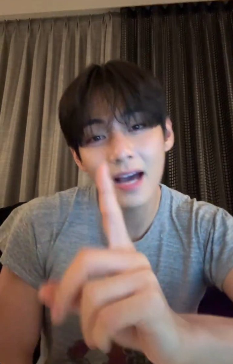 vborahae_11's tweet image. Let’s normalized respect one another &amp;amp; knows our boundaries.
KIM TAEHYUNG  #V is very nice to us, he does everything to make us happy,sharing his daily bases.HE DESERVED RESPECT and LOVE in #RETURN. Borahae 💜
WE LOVE  YOU TAEHYUNG 
#DONTSHAVETAEHYUNG
#KEEPTHEMUSTACHETAEHYUNG