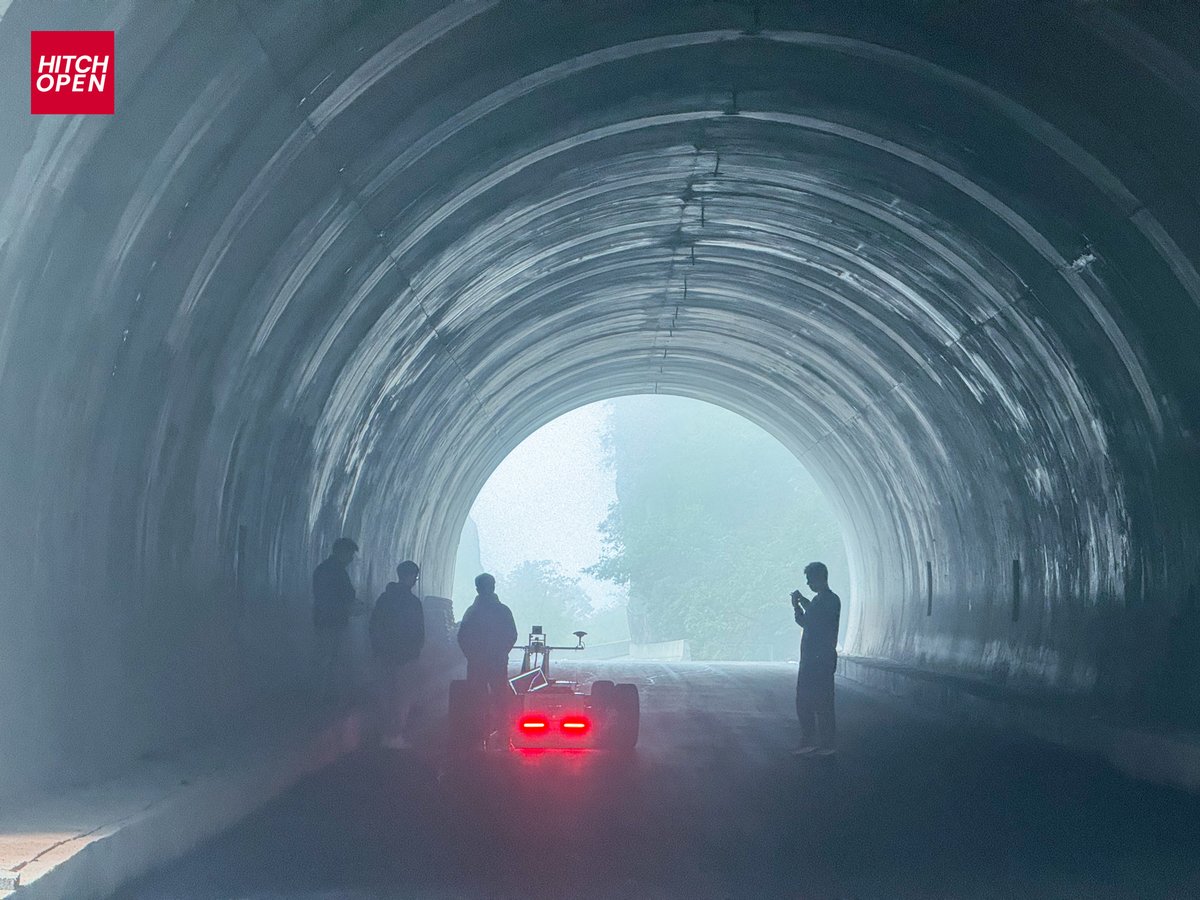 HitchOpen's tweet image. On the morning of September 27, 2025, the Hunan University team successfully passed the real-car AI racing qualification test. Next, the Jilin University team will take on the qualification challenge tomorrow—stay tuned!

#HitchOpen #AIracing #TianmenMountain #AI #Jilin…