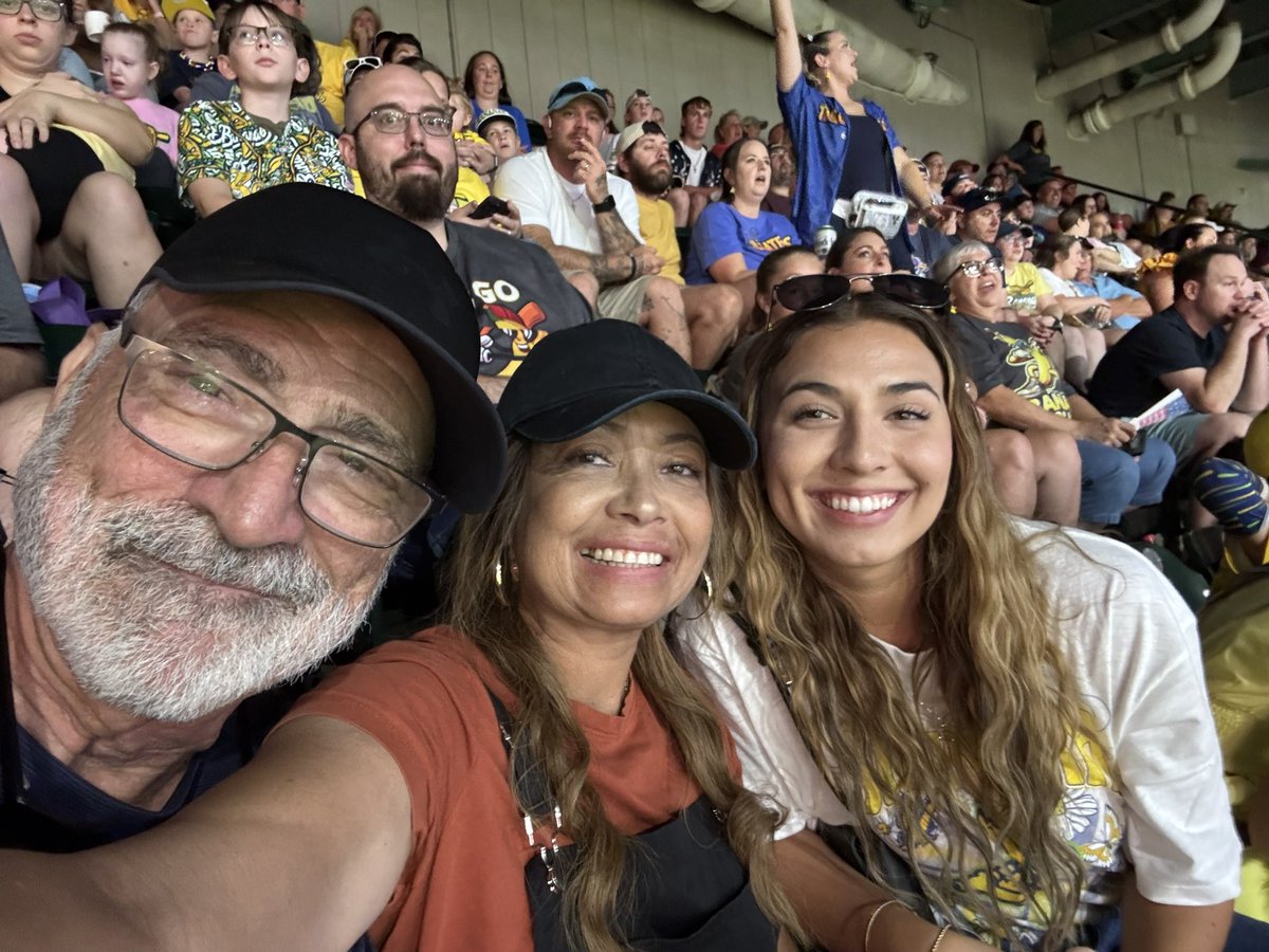 Excursion today from East Texas post-retirement during oldest daughter’s first visit….Road trip to Houston to see <a href="/TheSavBananas/">Savannah Bananas</a> last game vs <a href="/TexasTailgaters/">The TexasTailgaters</a>. AWESOME entertainment…41,000 passionate fans filled that place. #family #blessed