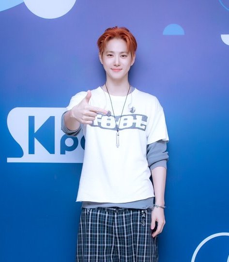 SUHOLOOK's tweet photo. SUHO [ Who Are You ] Comeback Stage 🐰🎸🎶

DROP TAGS FOR SUHO! ❤️

#SUHOonInkigayo 
#SUHO_WhoAreYou
#SUHO #수호 https://t.co/AJ0nmOUk9M