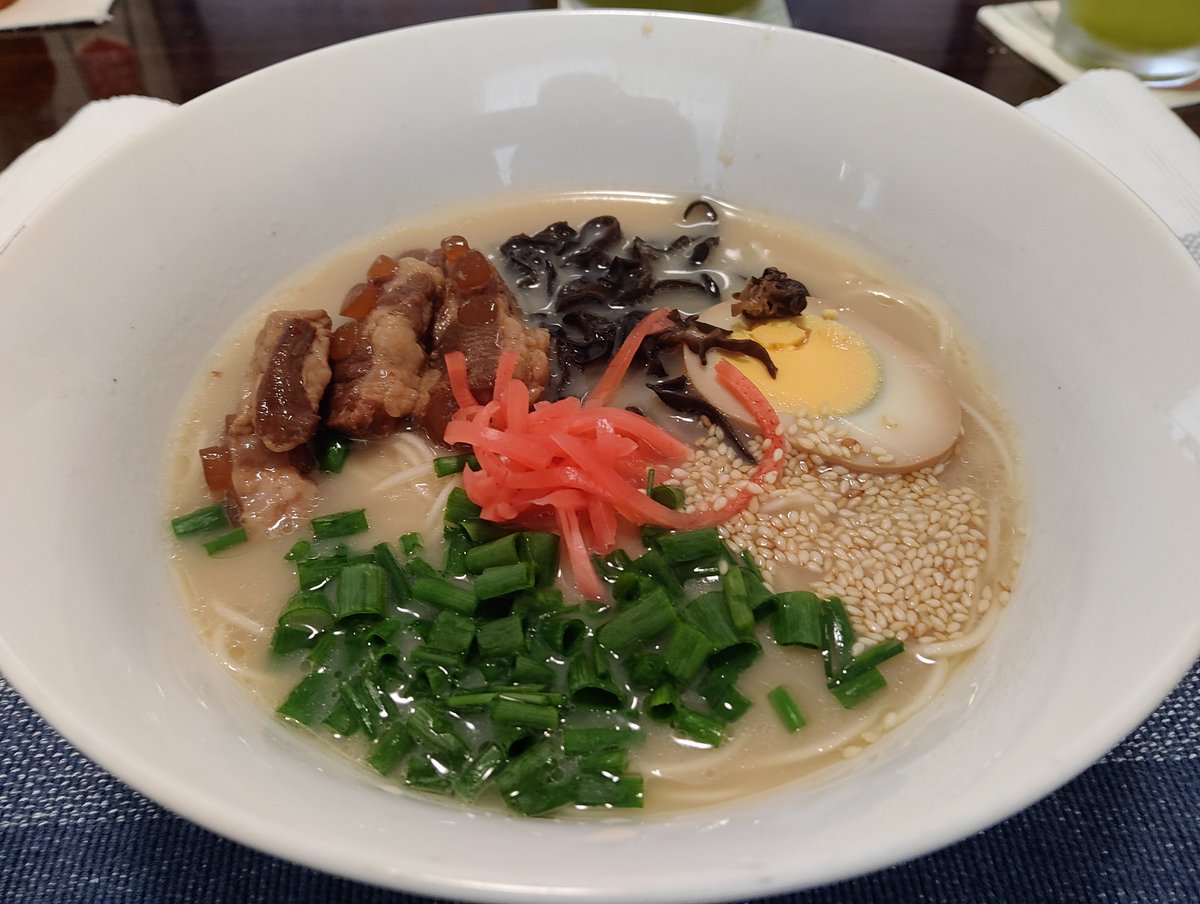 satopop's tweet photo. 博多の味をいただきます✨
家でこの味食べられるの幸せ👍
#まるいち
#博多長浜 https://t.co/1FR5sevNaj