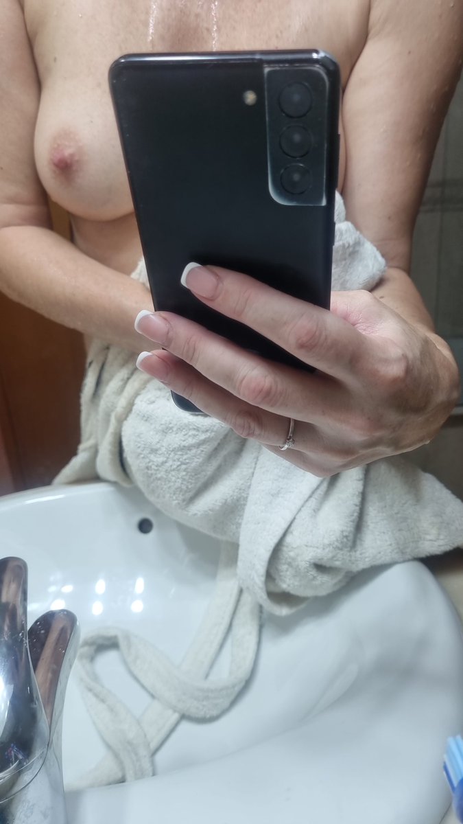 Toalla, agua, es tarde... pero va a merecer la pena. I'M BACK
